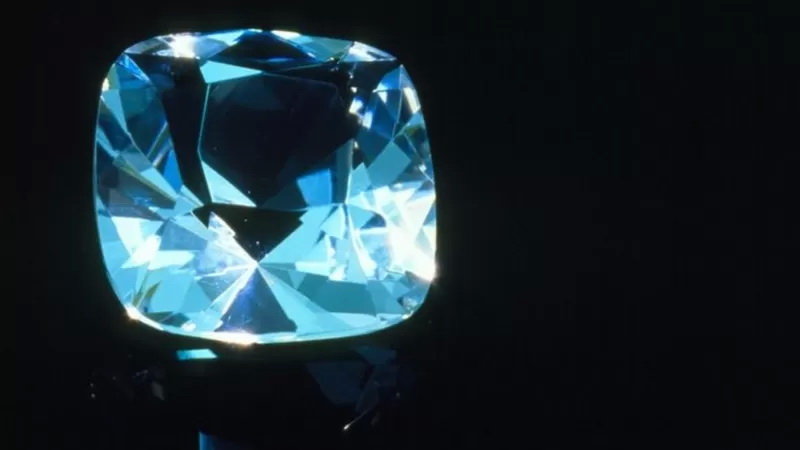 超深钻石中的一些碳元素可能来自埋葬在大洋板块的古代海洋生物，随后沉到很深的地幔层 ...