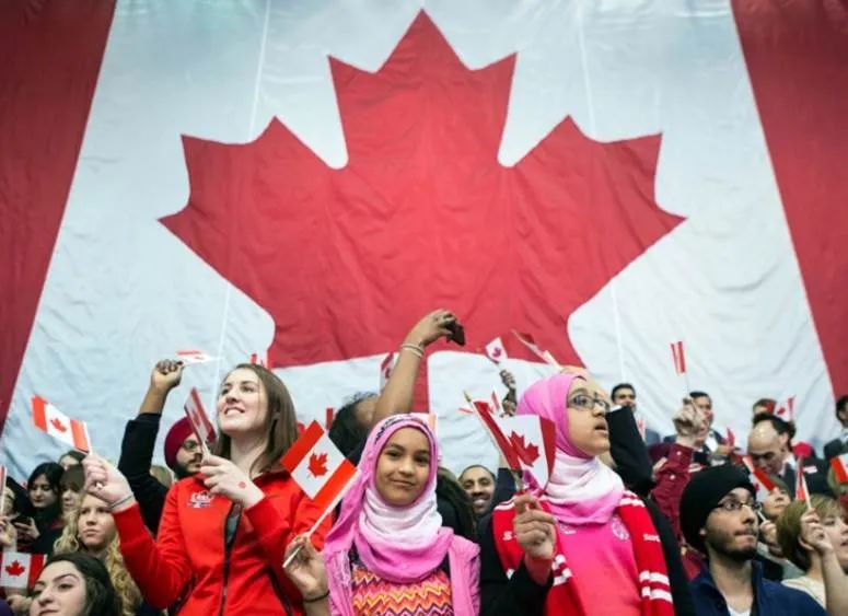 加拿大移民抽签规则改变狂送枫叶卡