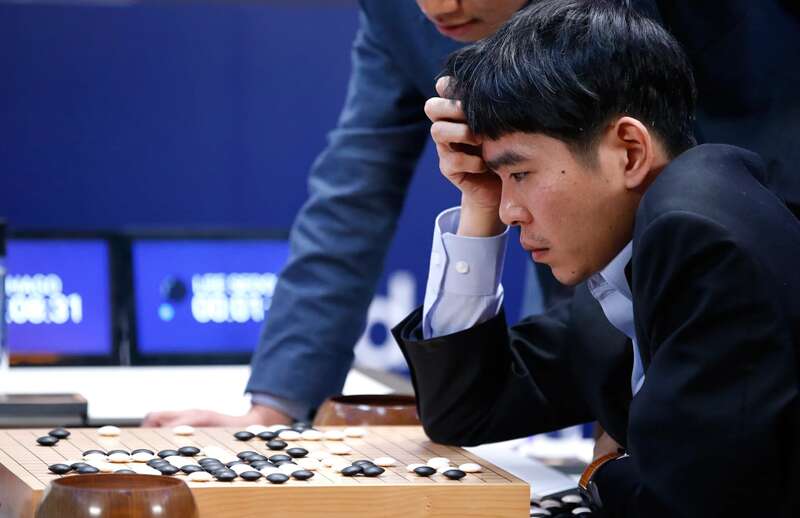 2016年，DeepMind的下棋人工智能以4-1击败了世界上最好的围棋棋手之一李世石