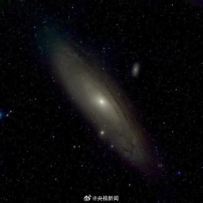 墨子巡天望远镜拍摄的仙女座星系照片